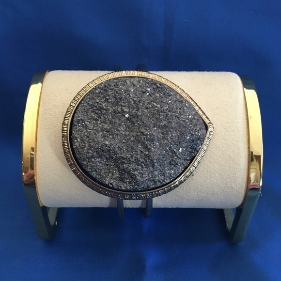 Druzy Rough Texture Silver Tone Metal Hinged Bangle Bracelet  UNBRANDED Rough Druzy Stone Hinged Bangle Bracelet, Gray/Silver, NWOT